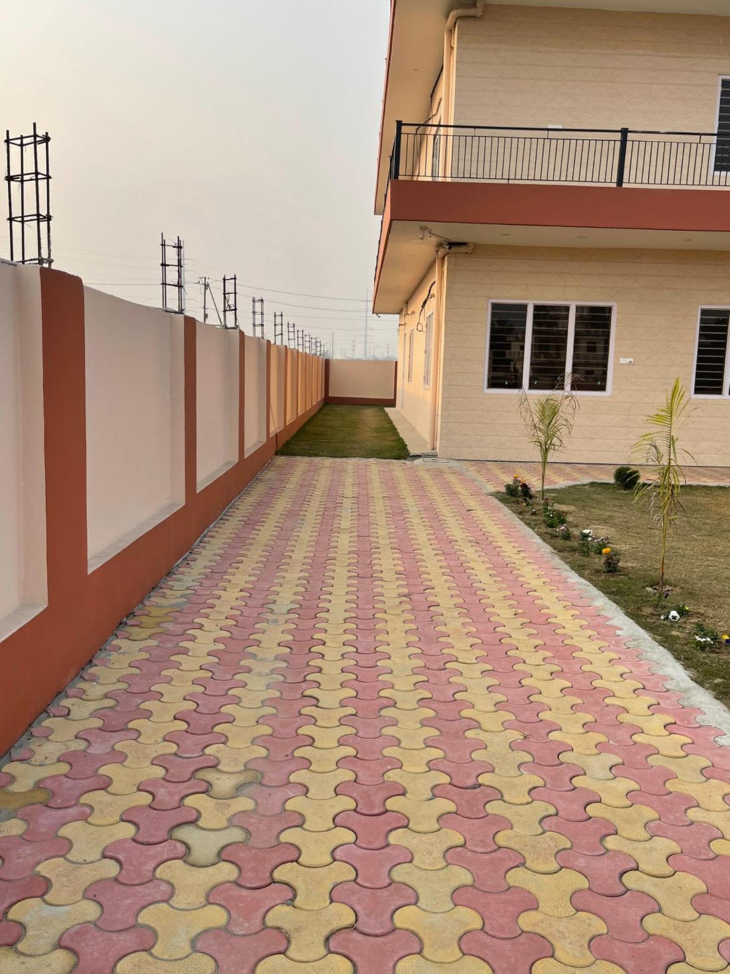 Shrinath Residency Hotel Greater Noida Ngoại thất bức ảnh