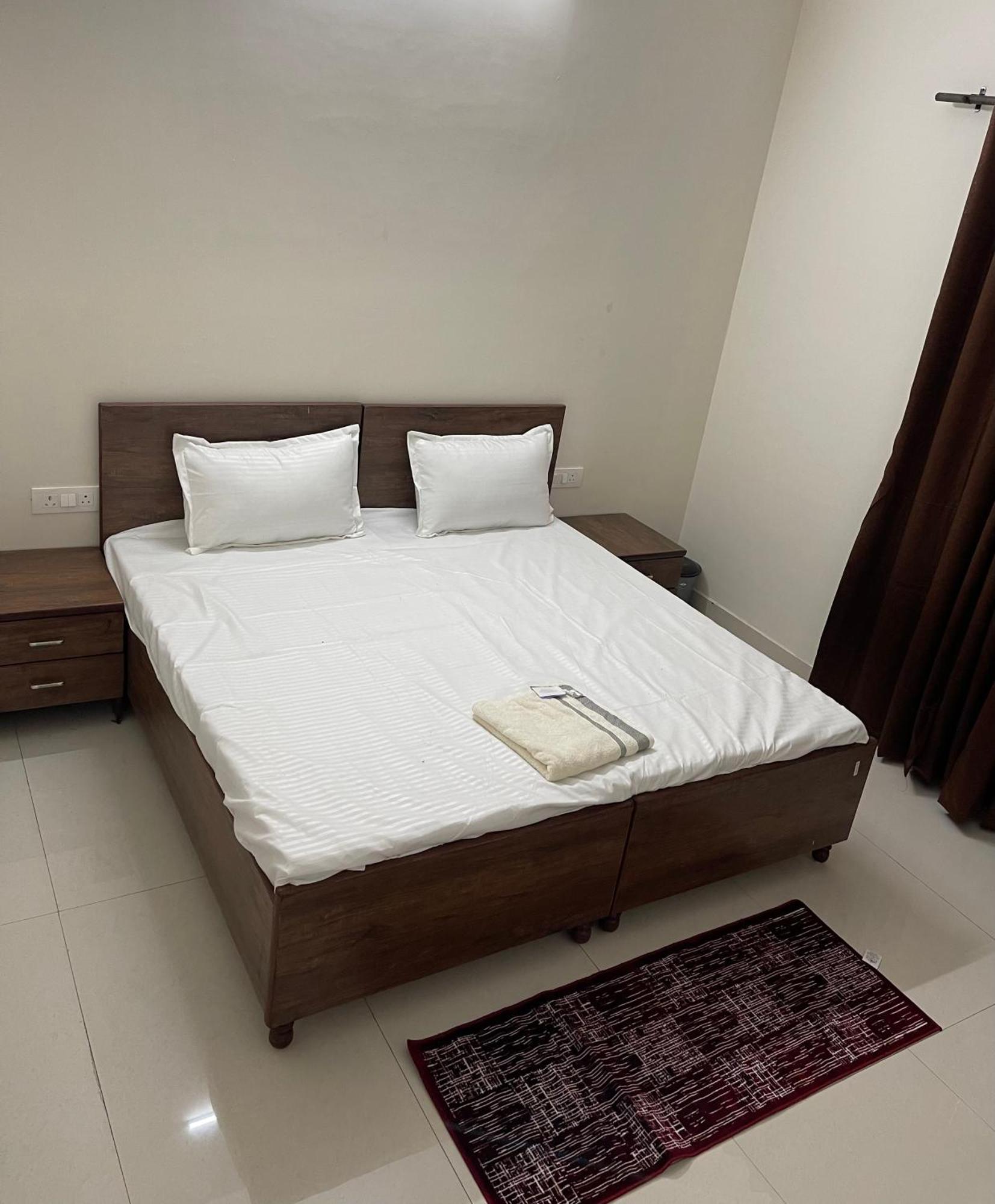 Shrinath Residency Hotel Greater Noida Ngoại thất bức ảnh