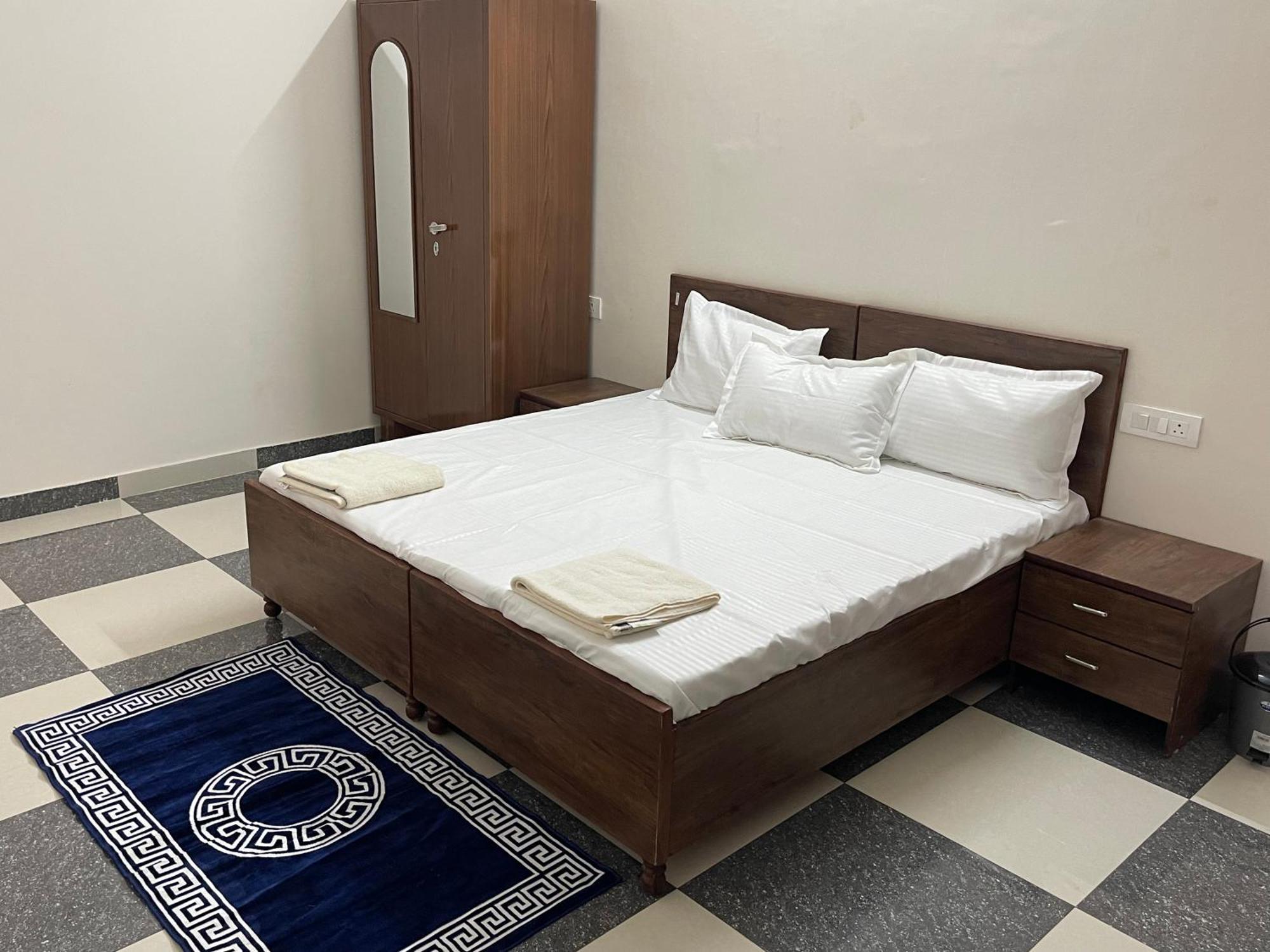Shrinath Residency Hotel Greater Noida Ngoại thất bức ảnh